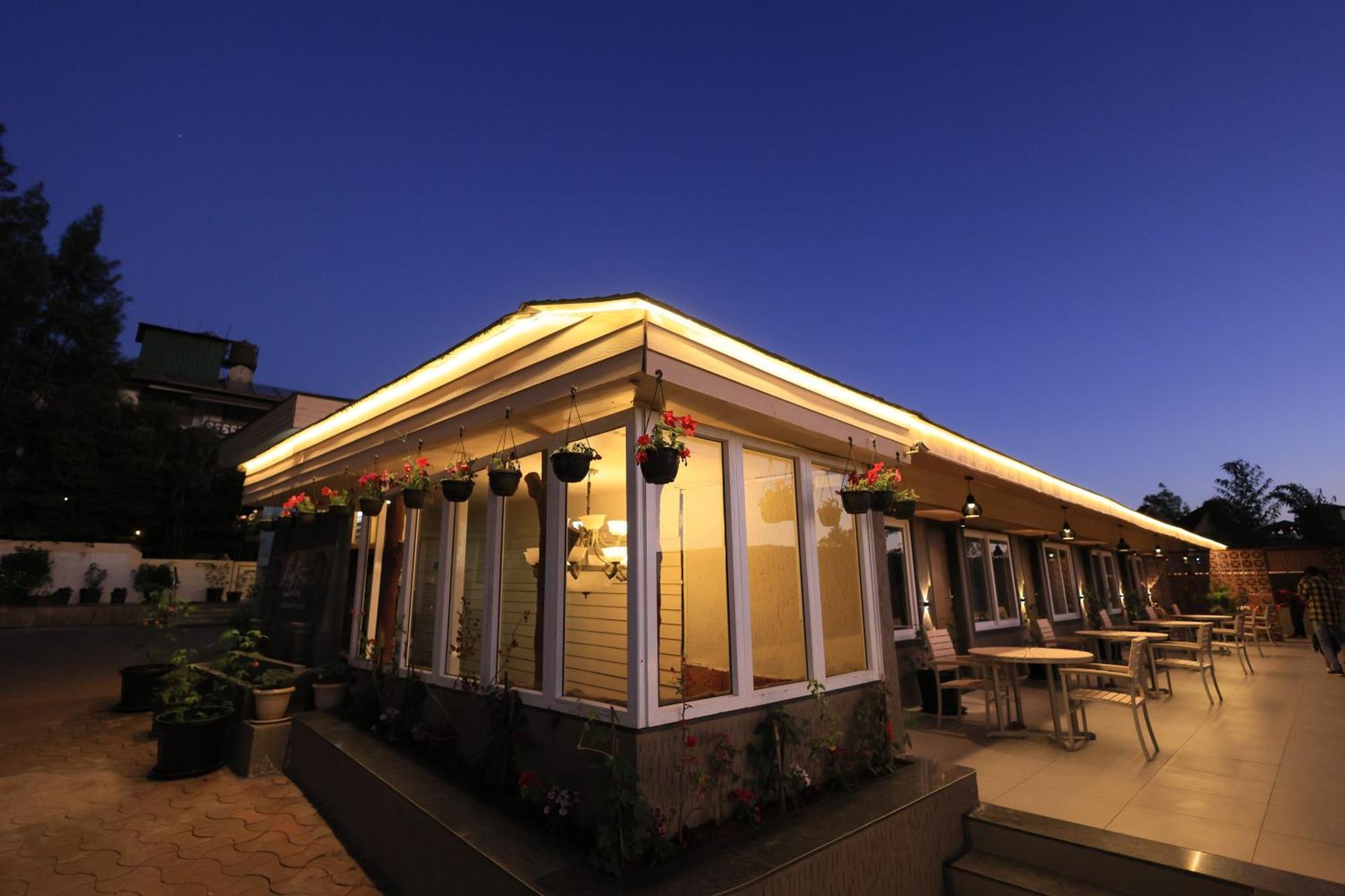 Hotel King Garden Mahābaleshwar Екстериор снимка